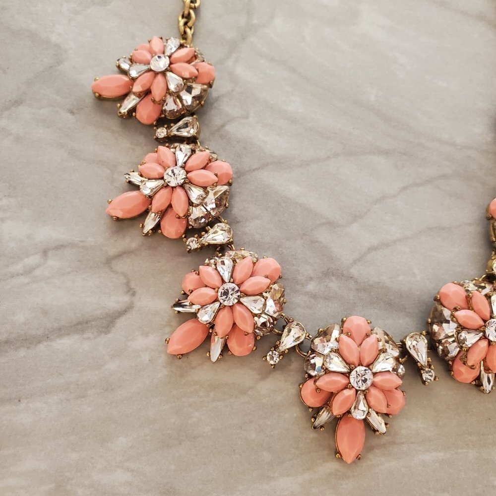 ✨ J.Crew Pink Rhinestone Crystal Cluster Stacked Statement Necklace ✨ - Picture 7 of 16